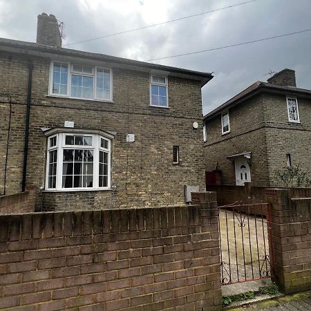 Good Priced Double Rooms In Sherperds Bush London Exteriör bild