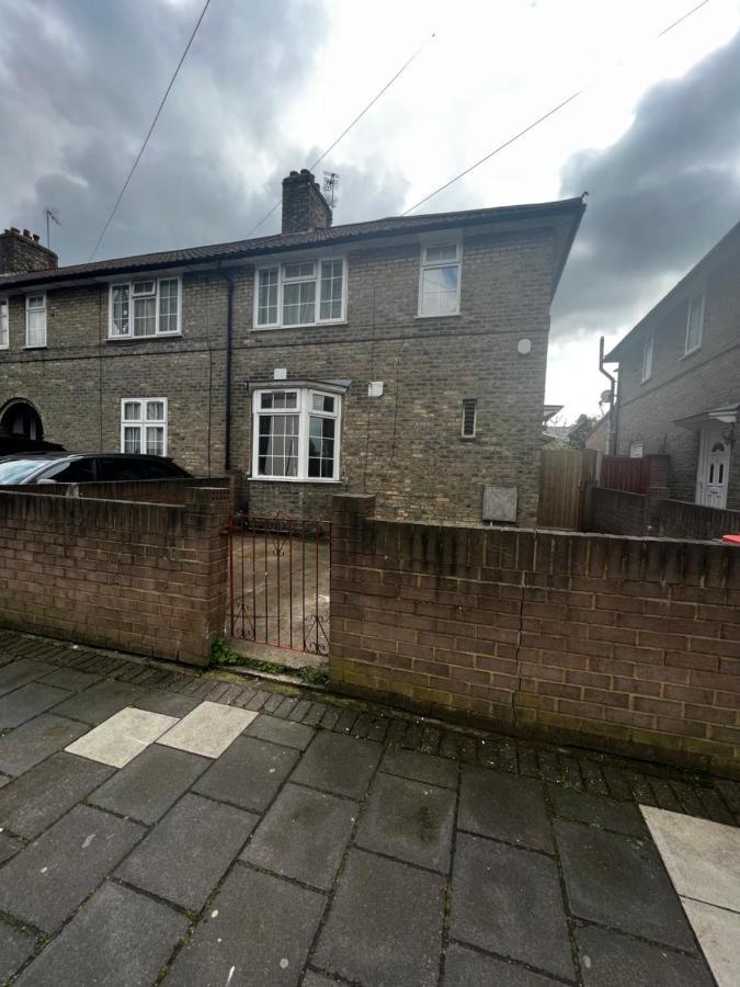 Good Priced Double Rooms In Sherperds Bush London Exteriör bild