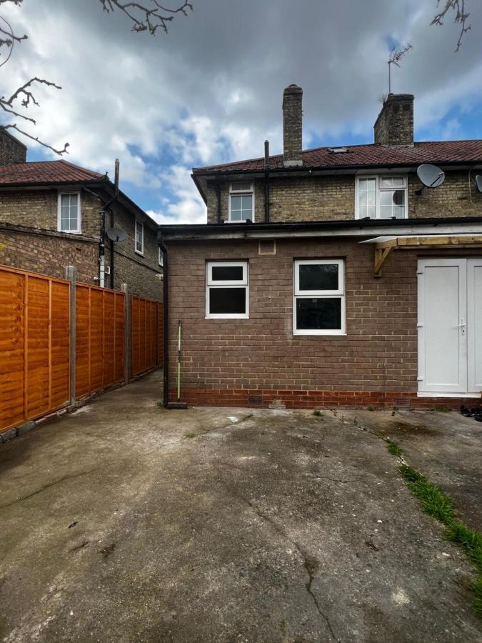 Good Priced Double Rooms In Sherperds Bush London Exteriör bild