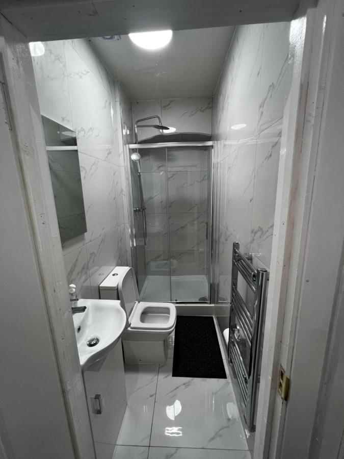 Good Priced Double Rooms In Sherperds Bush London Exteriör bild